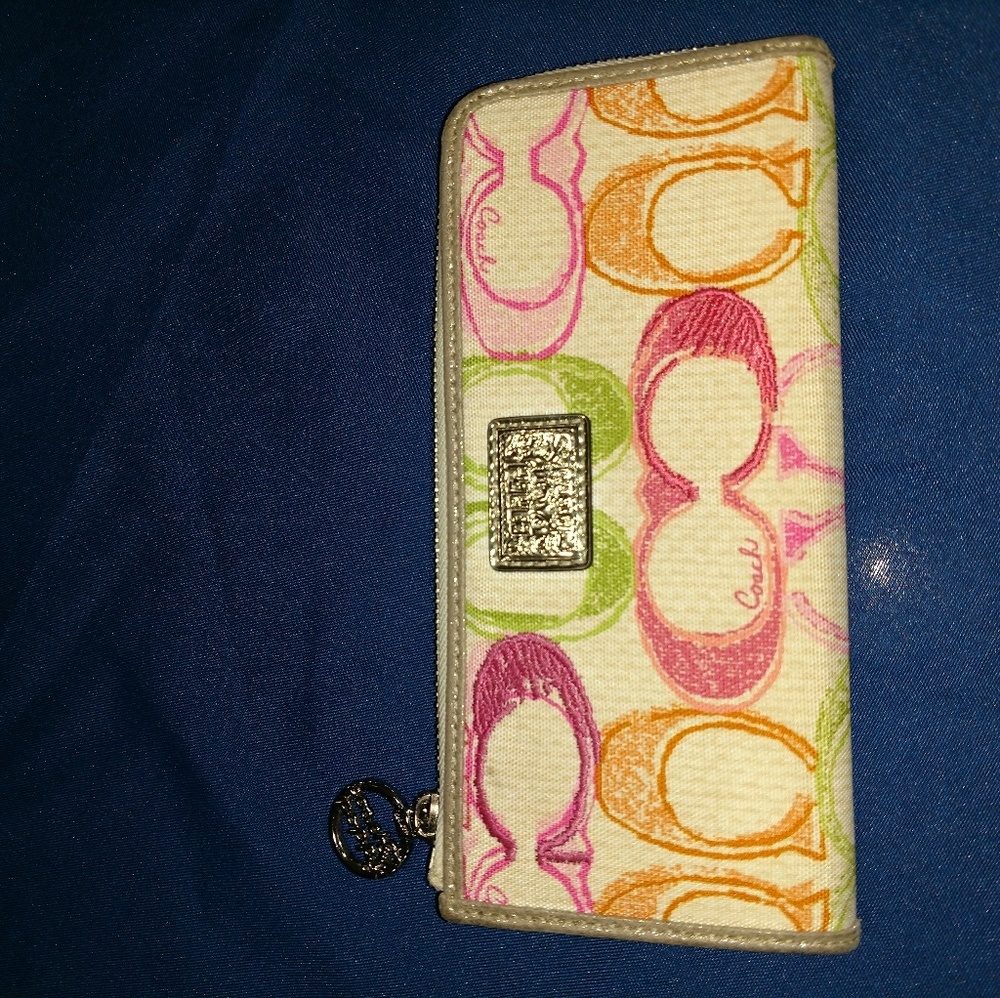 Coach Poppy zipper wallet